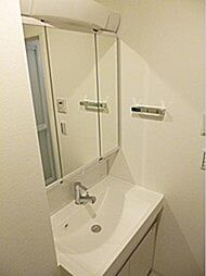 [洗面] 同建物内の写真を掲載しており、実際の部屋とは異なる場合がございます
