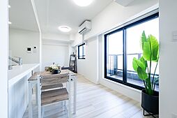 ARCOBALENO TAKENOTSUKA 5階2LDKのリビング/ダイニング