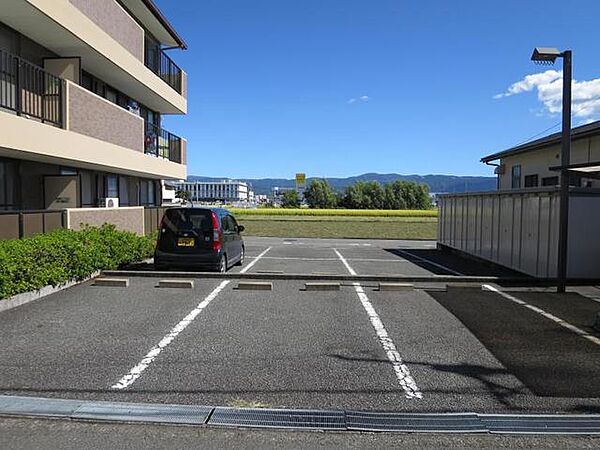 画像18:広くて駐車しやすい駐車場