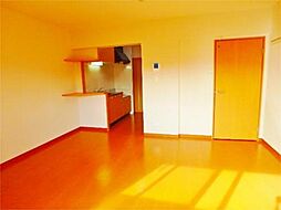 アバンサール 303 3階1Kのリビング/ダイニング