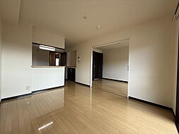 ユーミーブルースカイ 205 2階2LDKのリビング/ダイニング