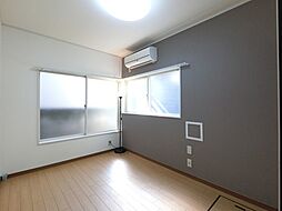 京王井の頭線 吉祥寺駅 バス25分 中原小学校下車 徒歩2分の賃貸アパート 1階ワンルームのリビング/ダイニング