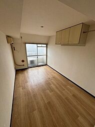 メゾン・ド・エピック 4階ワンルームのリビング/ダイニング