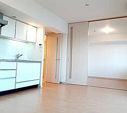 プラウドフラット三軒茶屋 10階2LDKのリビング/ダイニング