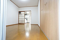 スカイライト 102 1階1Kのリビング/ダイニング