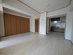 シャトー・ド・フェニックス 704 7階2LDKのリビング/ダイニング