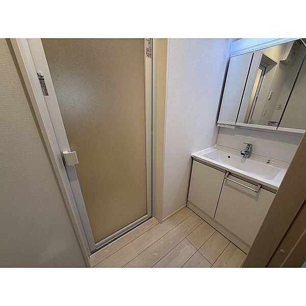 detached 東京都八王子市子安町２丁目35-12

地図を見る