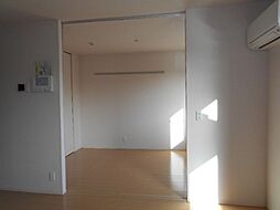 リーフガーデン A棟 2階2LDKのリビング/ダイニング