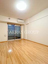 Pine Wells 7階1LDKのリビング/ダイニング