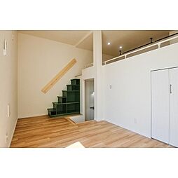 chaletプラス駿河台 1階1Kのリビング/ダイニング