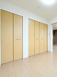 リーセント・メゾンS 2階1LDKのリビング/ダイニング