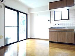 ヒルサイドビュー 303 3階2DKのリビング/ダイニング