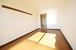 多摩都市モノレール 中央大学・明星大学駅 徒歩5分の賃貸マンション 4階1Kのリビング/ダイニング