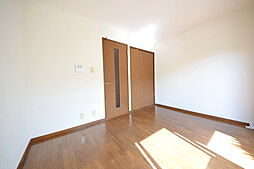 多摩都市モノレール 中央大学・明星大学駅 徒歩3分の賃貸アパート 1階1Kのリビング/ダイニング