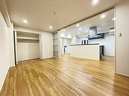 虎ノ門ガーデン 2階3LDKのリビング/ダイニング