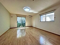 スフィア・コート 2階2LDKのリビング/ダイニング