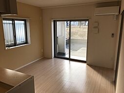 ラ・ロンディーネ 1階1LDKのリビング/ダイニング