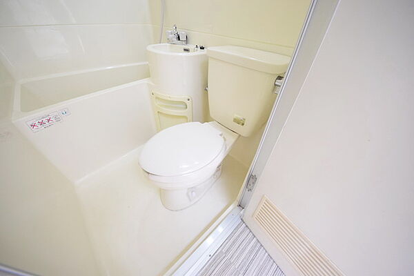 画像8:〜清潔感のあるトイレ〜