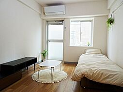 アパートメント下北沢 207 2階ワンルームのリビング/ダイニング