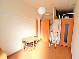 レオパレスＲｅｆｉｎａｄａ 2階1Kのリビング/ダイニング