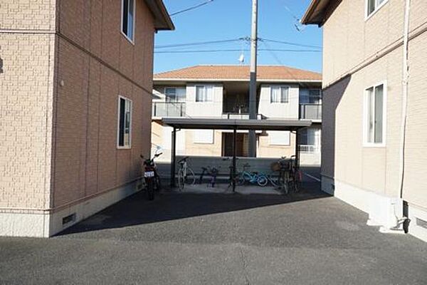 画像6:入居者専用駐輪場　屋根付きもございます。