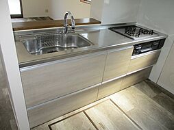 エバーグリーン 八番館 1階2LDKのリビング/ダイニング