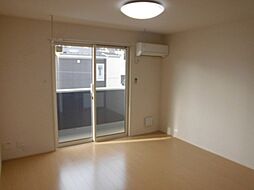 クイーン・ヒルズ 3階1LDKのリビング/ダイニング