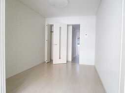 シュバルブラン 2階2Kのリビング/ダイニング