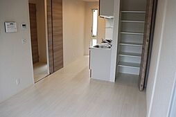 ファミユD 2階1LDKのリビング/ダイニング