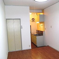 ホワイトヒル 1階1Kのリビング/ダイニング