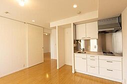 ル・シヤージュ神宮前 207 2階1LDKのリビング/ダイニング