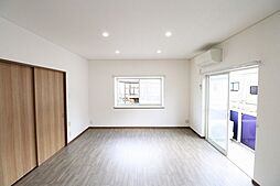 メゾン・ド・ソレイユB 105 1階1LDKのリビング/ダイニング