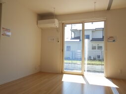 サンコート宮沢 1階1LDKのリビング/ダイニング