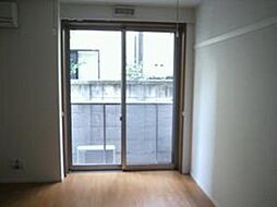 ホワイトハウス 2階1Kのリビング/ダイニング