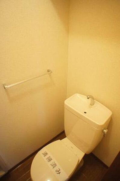 画像9:【トイレ】タオル掛けが付いております