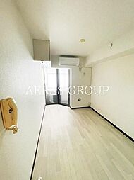 メゾン・ド・ロアイヤル 4階ワンルームのリビング/ダイニング