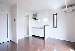 La Primavera 1階ワンルームのリビング/ダイニング