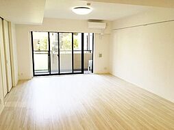 グラマシー恵比寿 106 1階2LDKのリビング/ダイニング