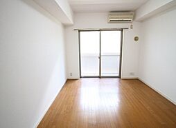 プレール・ドゥーク西新宿 5階1Kのリビング/ダイニング