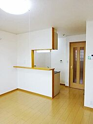 ベルビュー 神明 2階1LDKのリビング/ダイニング