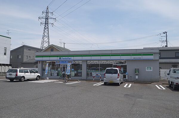 画像17:ファミリーマート豊栄かぶとやま店 297m