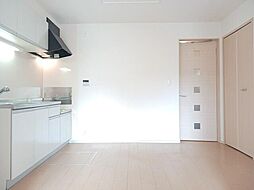 ベルコロレI 1階1LDKのリビング/ダイニング