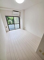 JR南武線 稲城長沼駅 徒歩8分の賃貸マンション 1階ワンルームのリビング/ダイニング