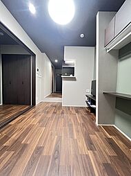 ジーイーオンズ 3階1LDKのリビング/ダイニング