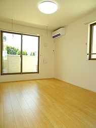 ヴィオレッタ 2階1LDKのリビング/ダイニング