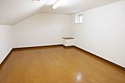 子屋根裏収納