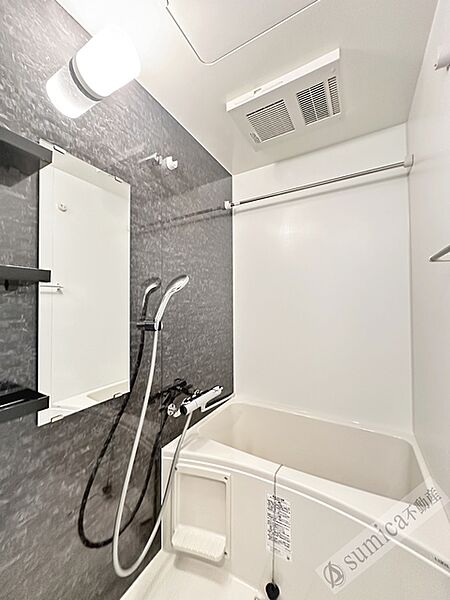 画像20:雨の日も安心な浴室乾燥機完備