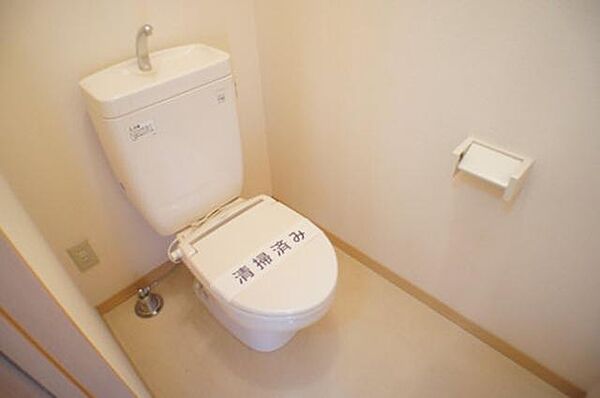 画像11:【トイレ】暖房洗浄便座付きで冬でも便座がポカポカです。