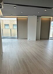 東京メトロ半蔵門線 表参道駅 徒歩9分の賃貸マンション 4階2LDKのリビング/ダイニング