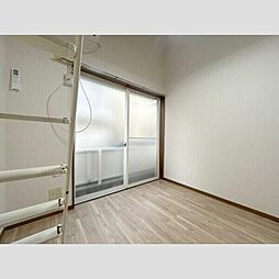 エム・コーポ 1階ワンルームのリビング/ダイニング